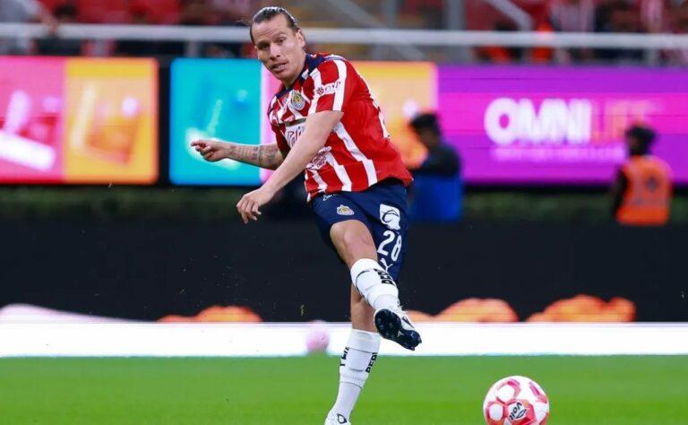Imagen: De perfil bajo a referencia: Fernando González asegura su lugar en Chivas