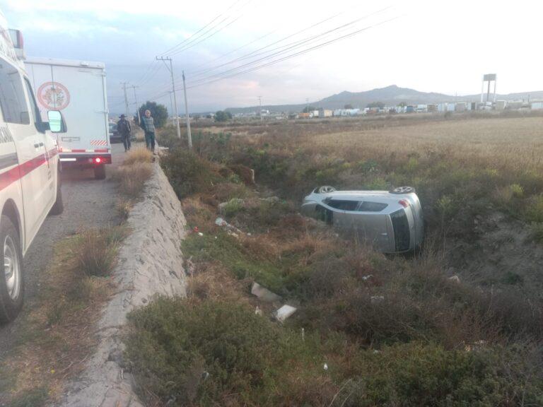 Imagen: Mujer resulta herida en volcadura vial en la Pachuca–Sahagún