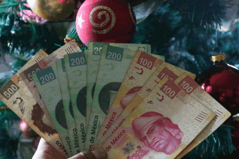 Imagen: ¡Atención maestros! Estos son los pagos extra que recibirás antes de Navidad