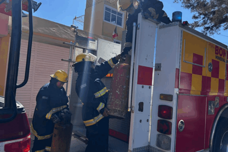Imagen: Incendio en casa por fuga de gas LP moviliza en Mineral de la Reforma