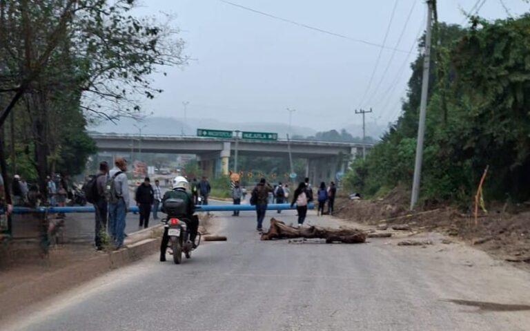 Imagen: ¡Dos días y contando! Esta carretera de Hidalgo se mantiene bloqueada