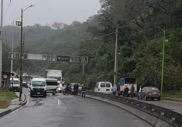 Imagen: Hidalgo: bloquean carretera por retrasos en obra vial