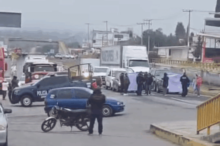 Imagen: Bloqueo vial en la carretera Jorobas-Tula paraliza el tránsito por mujer desaparecida