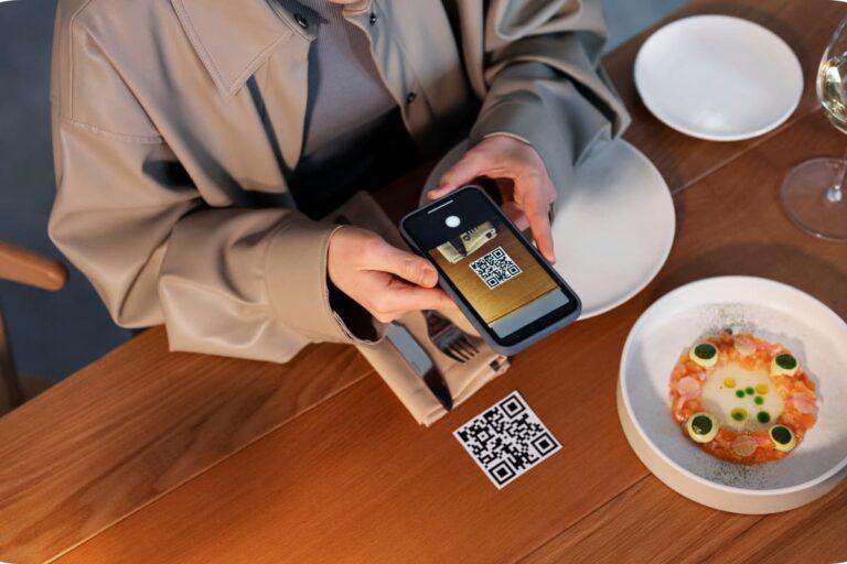 Imagen: Fraude digital en restaurantes: crece el riesgo de estafas con códigos QR falsos