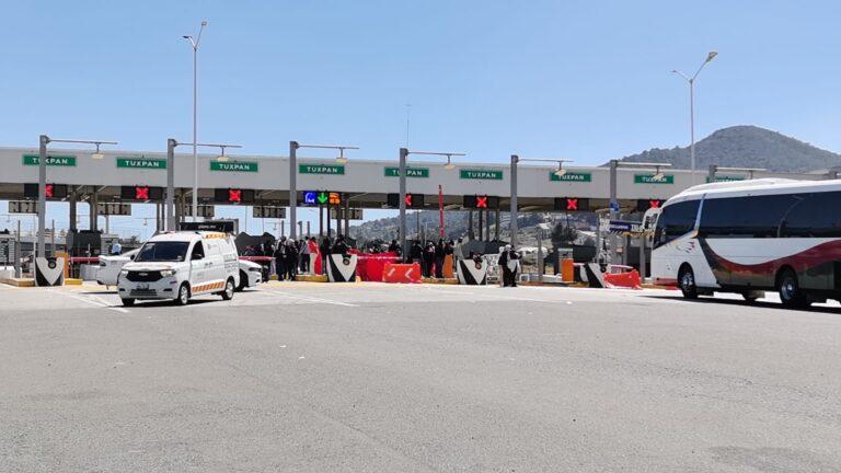 Imagen: Estudiantes de El Mexe toman caseta en autopista de Hidalgo