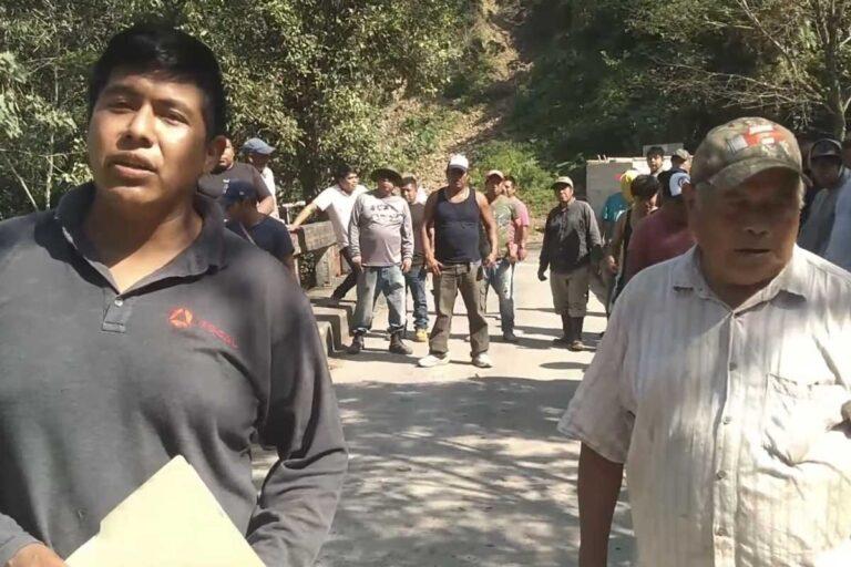 Imagen: Puente en Tlanchinol está por colapsar, aseguran vecinos