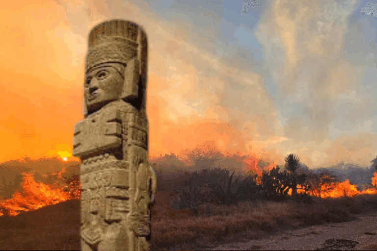 Imagen: Fuego en los Atlantes: se incendia la zona arqueológia de Tula