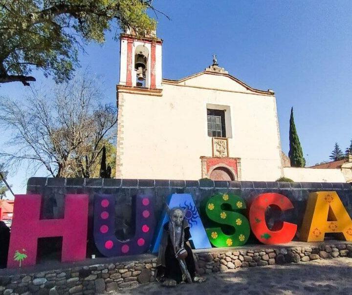 Imagen: Gnomos, hadas y duendes, en desfile por San Patricio en Huasca de Ocampo