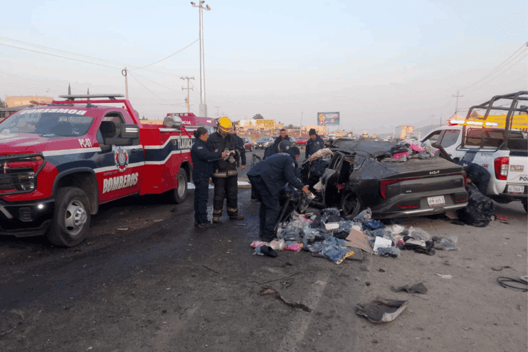 Imagen: Un hombre prensado en su vehículo por percance en la carretera Pachuca-Actopan