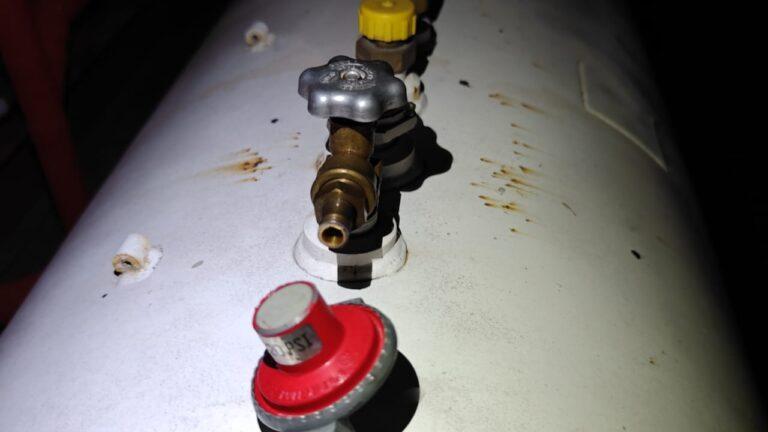 Imagen: Bomberos sofocan fuga de gas en establecimiento de pastes en Pachuca