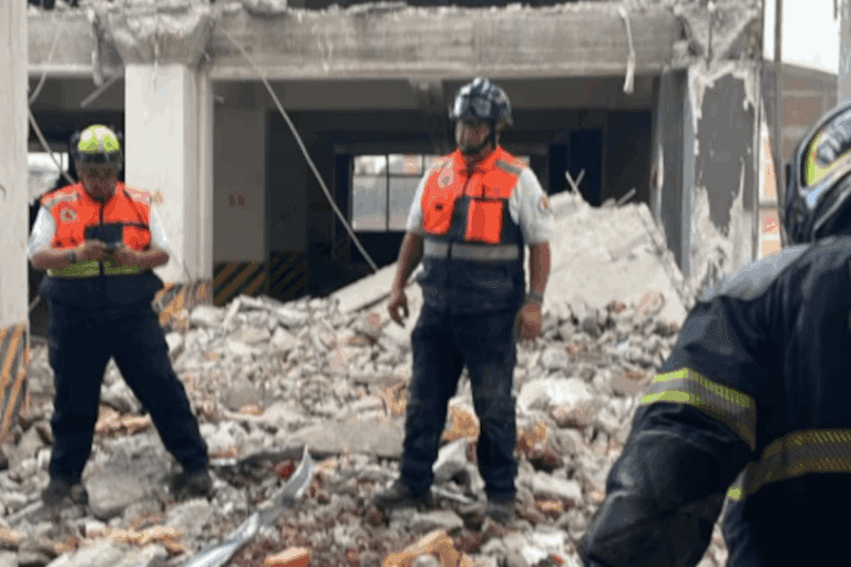 Imagen: Colapsa edificio en Ciudad de México: reportan personas atrapadas