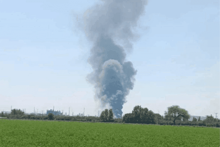 Imagen: Alarma en Tula de Allende: explosión e incendio en la Refinería Miguel Hidalgo; esto se sabe