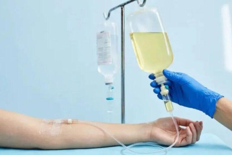 Imagen: Sueros vitaminados: el “tratamiento milagro” que puede terminar en tragedia