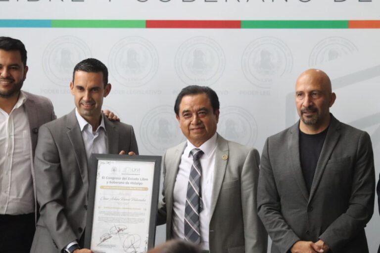 Imagen: César Arturo Ramos es homenajeado por el Congreso de Hidalgo
