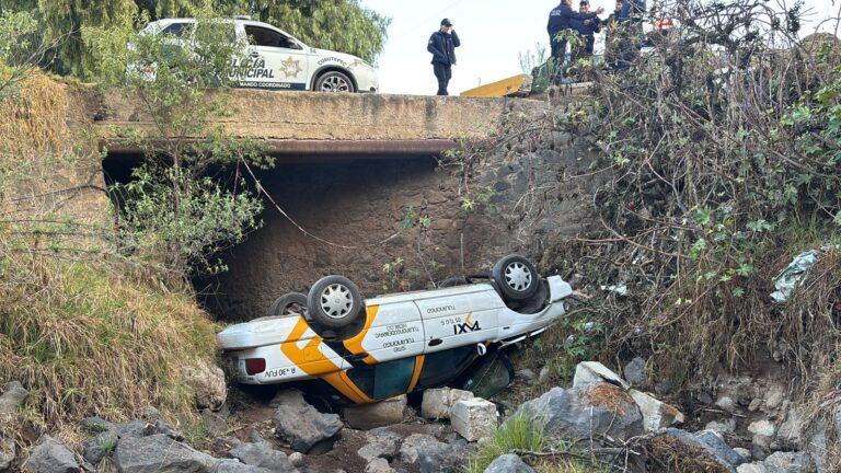 Imagen: Cuautepec de Hinojosa: Localizan taxi robado volcado en barranca