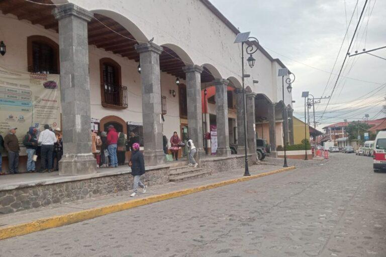 Imagen: Se calienta sesión de cabildo de Omitlán: “Yo sí estudié”