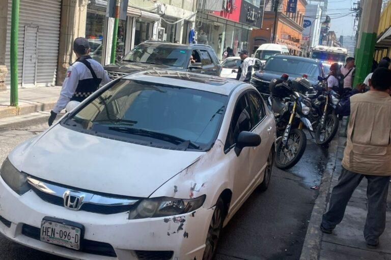 Imagen: Montachoques en Tulancingo: conductor usa gas pimienta tras percance vial en pleno centro