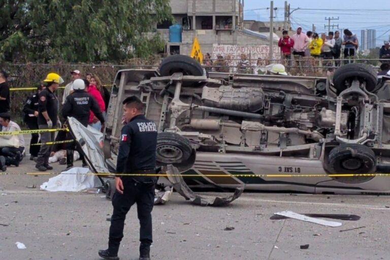 Imagen: Menchaca amenaza con retiro de concesión tras accidente de combi en Pachuca