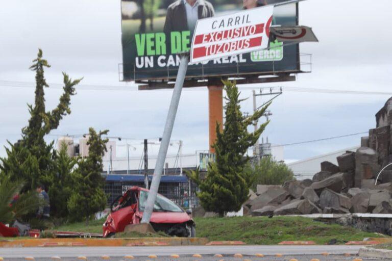 Imagen: Accidente en el bulevar Felipe Ángeles de Pachuca provoca afectaciones viales