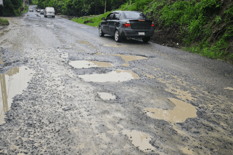 Imagen: Carretera en Huejutla presenta deterioro, acusan ususarios