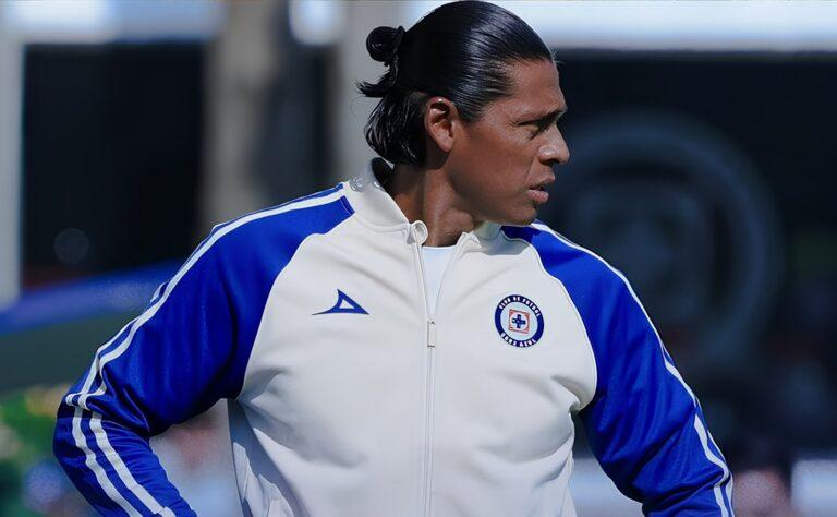 Imagen: Cruz Azul renueva a Joel Huiqui: el técnico campeón seguirá al frente rumbo al Apertura 2026