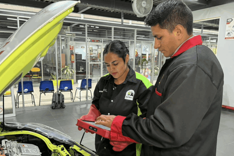 Imagen: CEDVA Pachuca impulsa la formación automotriz del futuro en Hidalgo
