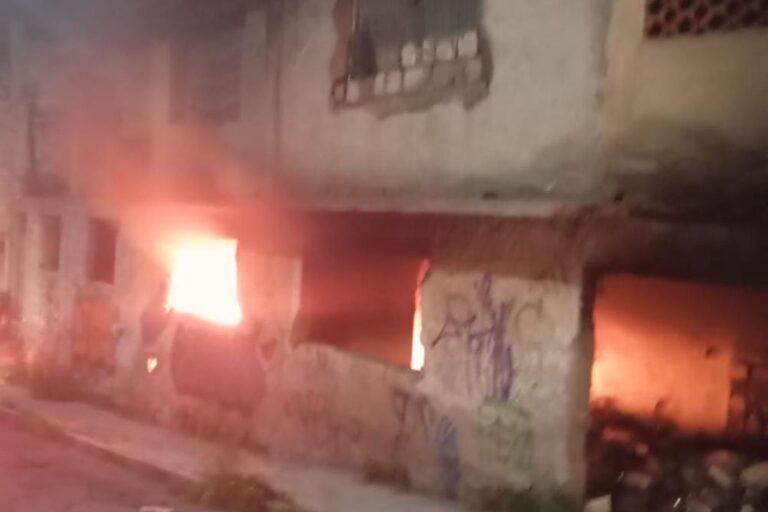 Imagen: Incendio en Pachuca consume vivienda abandonada en El Arbolito