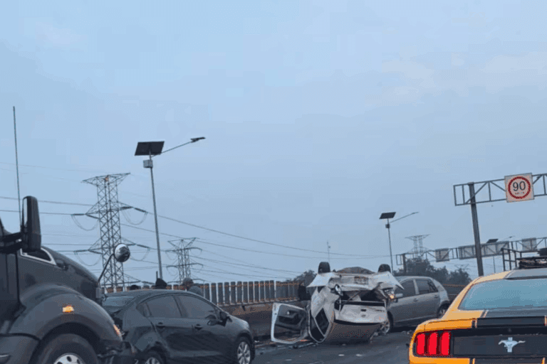 Imagen: Caos total en la México-Pachuca: accidente, obras y filas kilométricas colapsan la autopista