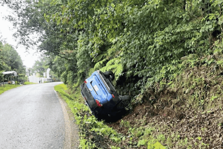 Imagen: Vuelca auto en la México-Tampico, reportan dos lesionados