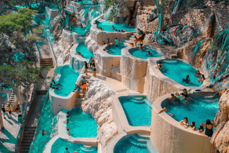 Imagen: Grutas de Tolantongo en Hidalgo: guía completa con precios, horarios y cómo llegar